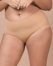 Load image into Gallery viewer, Second Skin Seamless Boyshorts | Seamless Lingerie - Pothos Beauty