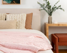 Load image into Gallery viewer, Gravity Cooling Weighted Blanket | Gravity BlanketsCooling Weighted Blanket
