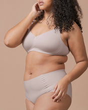 Load image into Gallery viewer, Second Skin Everyday Seamless T-shirt Bra | Seamless Lingerie - Pothos Beauty
