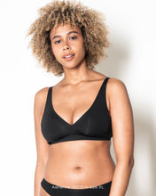 Load image into Gallery viewer, Second Skin Lift Seamless Plunge Bra | Seamless Lingerie - Pothos Beauty
