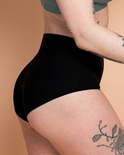 Load image into Gallery viewer, Second Skin Seamless Boyshorts | Seamless Lingerie - Pothos Beauty

